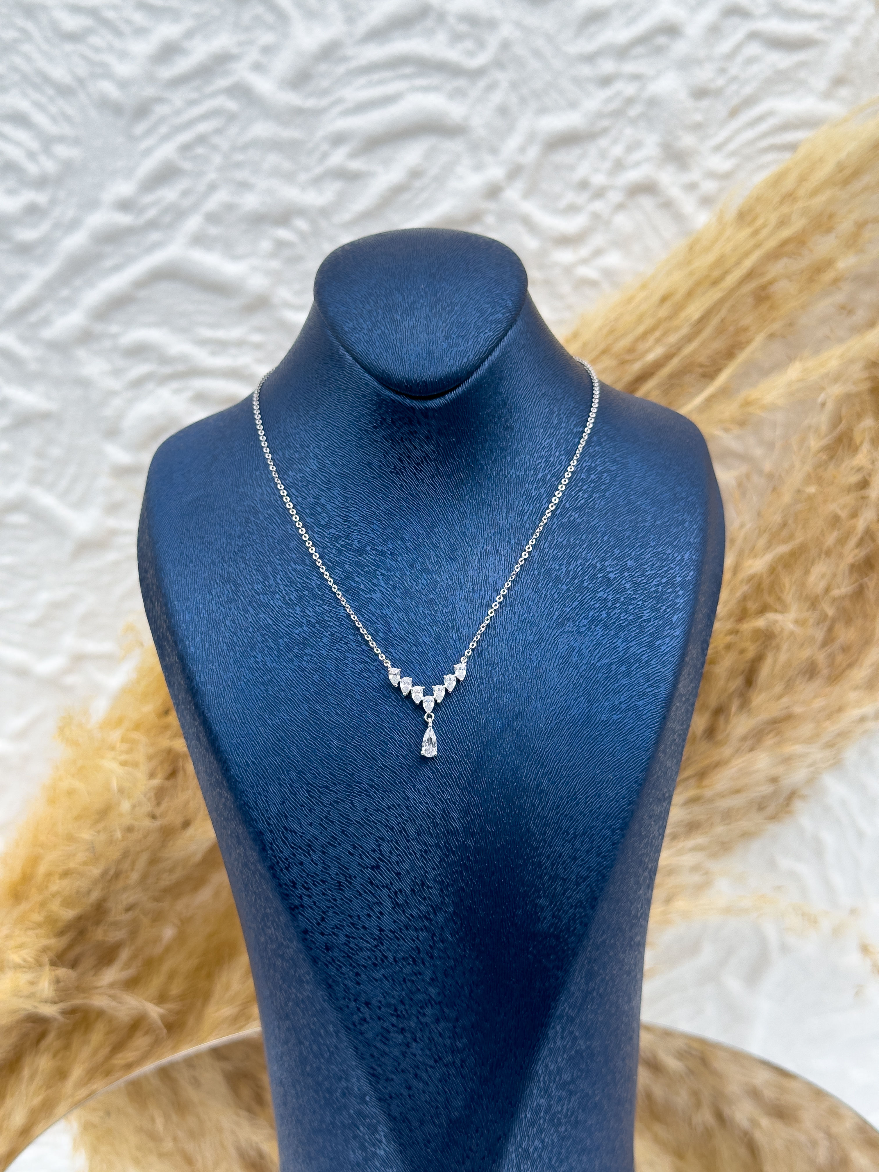 925 Ayar Gümüş Damla Taşlı Pırlanta Montür Kadın Kolye – Özel Tasarım, Hediyelik